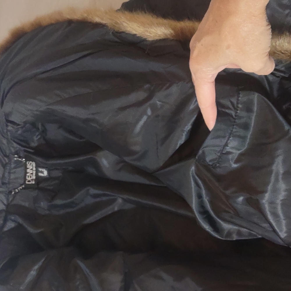 Dennis by Dennis Basso black quilted puffer jacket with faux fur trim EUC - Picture 11 of 16